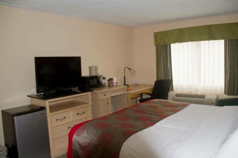 Space Coast Hotel Тайтусвилл Экстерьер фото